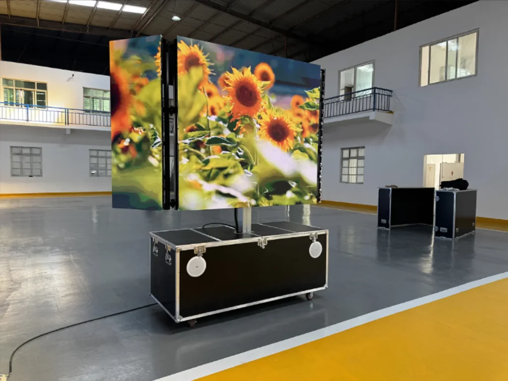 auto tri-foldable led screen