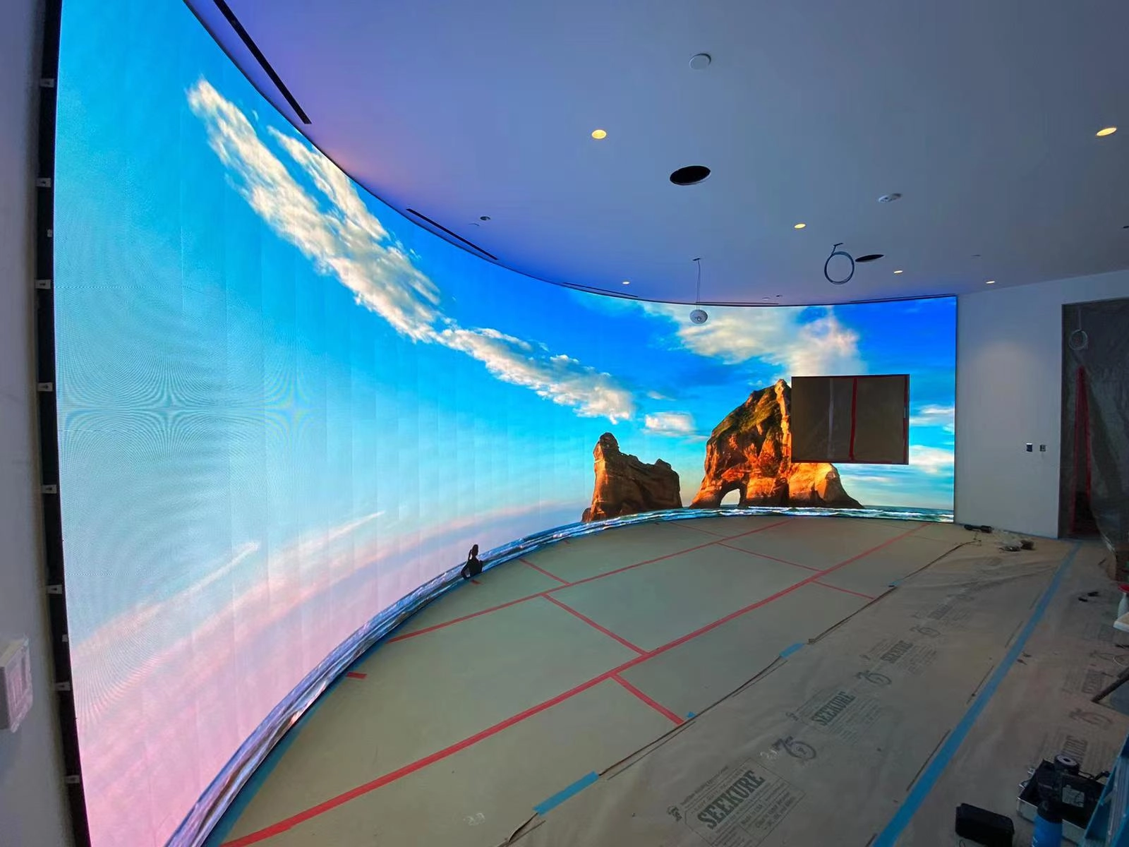 flexible and curve led video wall installed indoor room