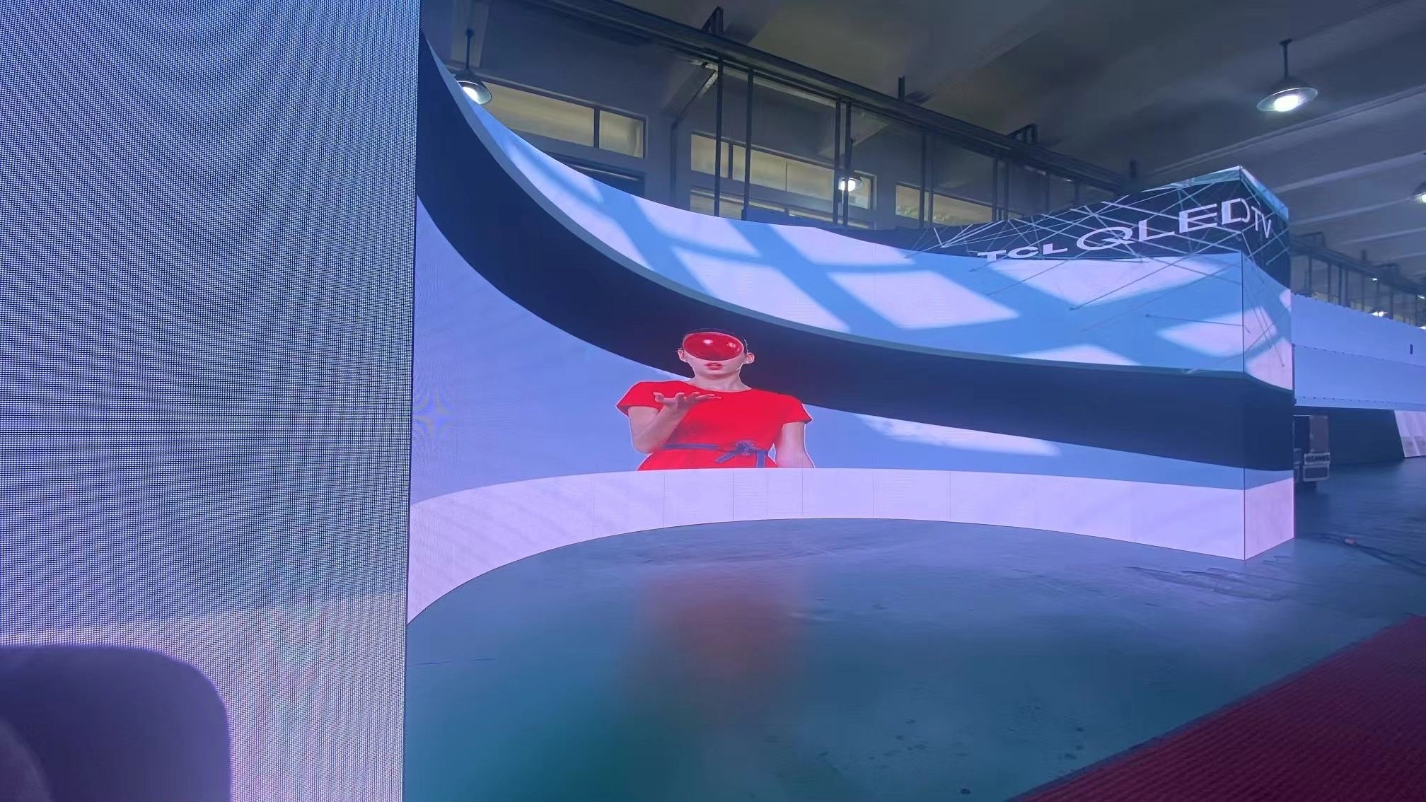 a led video wall set in the factory for aging, curve and 90 degree