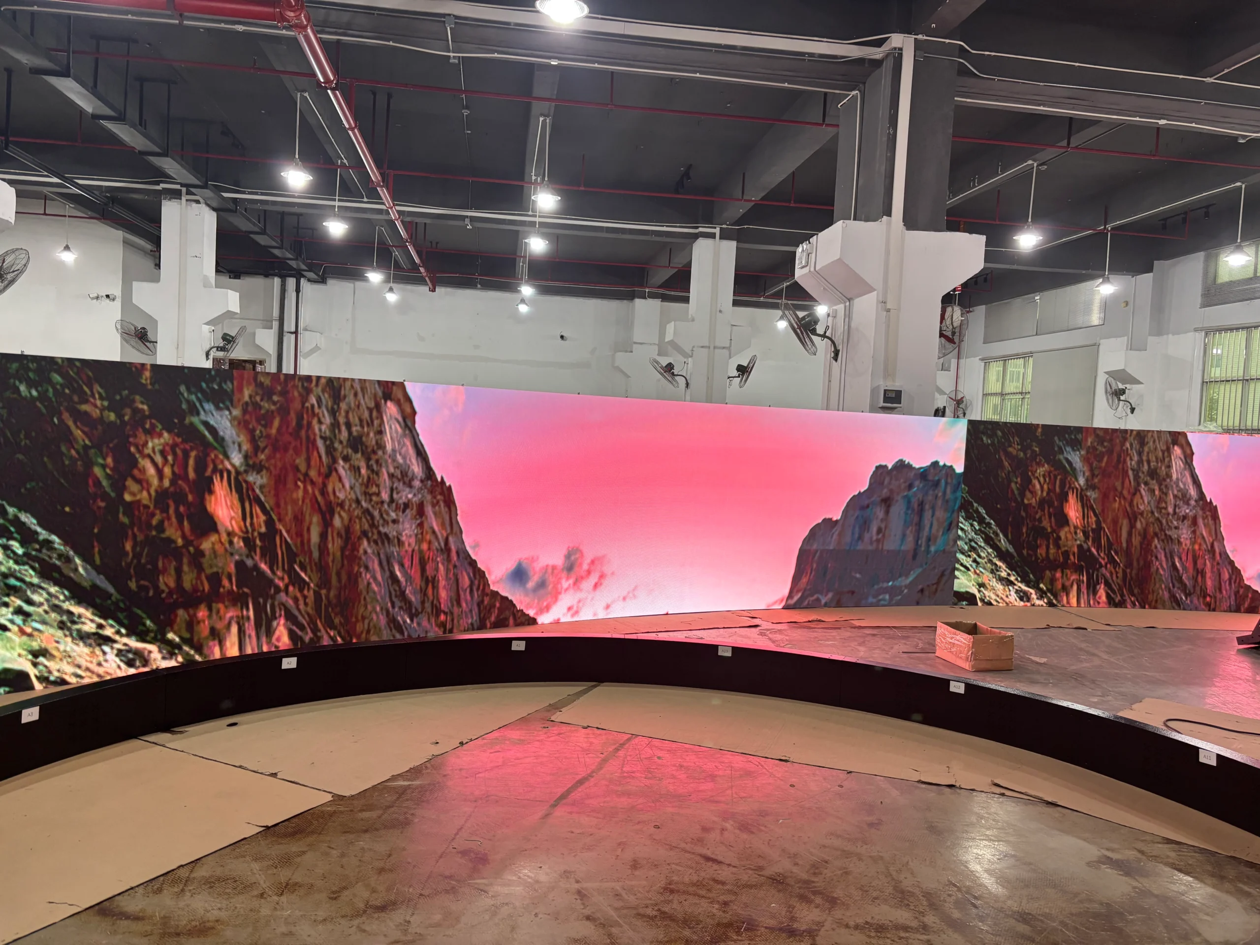 2 degree curve led display
